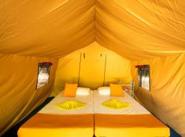 Kumana Safari Camp-Community based mobile Camping, Hotel in Panama