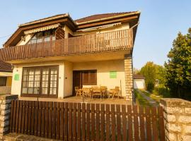 Ciao Bambino Apartments、フォニョードのホテル