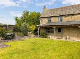 Charming Cotswold Stone Farmhouse With Lake Views - Pass the Keys