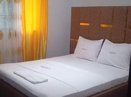 Sky Blue Guest House - Buea, hotel v mestu Buea
