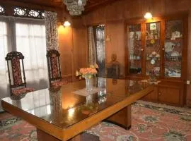 Houseboat lalita