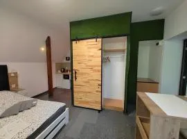 FurHouse