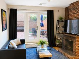 Viesnīca Beautiful 2Bedroom in the South End Boston - Ground Level Unit Bostonā