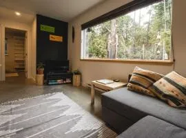 The Offshore Suite - Chill vibes close to downtown
