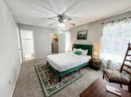 Nana's Nook on Aquarena