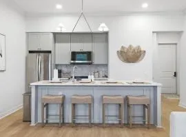 Coastal 1BR with Pool - Near Beach