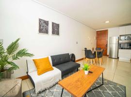 Exclusive and Sophisticated 1BR in Las Condes, hotel en Santiago