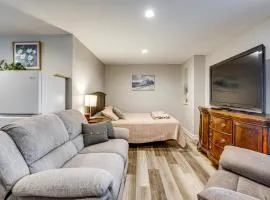 2 Mi to Downtown Port Huron! Couple's Getaway