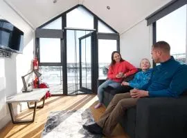 Driftwood Lodge - On Water Glamping at Ballyronan Marina