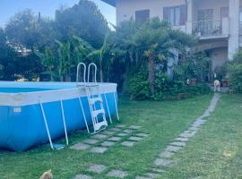 Il giardino di Emilia - villa con piscina e giardino, hotel i Pontirolo Nuovo
