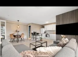Bright and spacious 2 bedrooms apartment