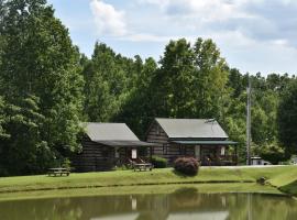 Laurel Lake Cabins، فندق في كوربن