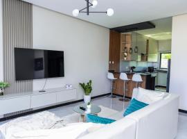 Luxury-1BR Near-Airport-Backup Power-Fast WI-FI, ξενοδοχείο σε Lusaka
