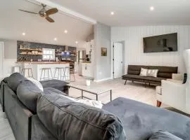 Walk to Yacht Club! Remodeled Devils Lake Escape