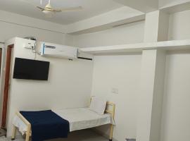Hotel Prime Lodging, hotelli kohteessa Aurangabad