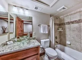 Prime Walk-to-Heavenly Townhome w AC TW702