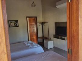 Chalés e Suítes Campos de São João, hotel di Palmeiras