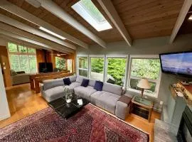 Spacious & Stylish West Coast Contemporary House
