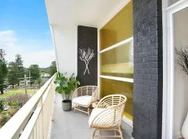 Avalon Beachside Apartment Pool Beach Access