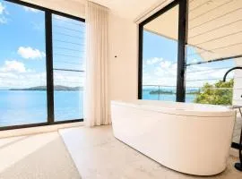 Tranquillity on the Lake, Absolute Lakefront With Pool