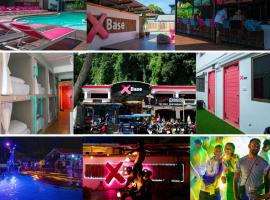 Base Ao Nang Beachfront Party Hostel 18-35 Years Old Only, hotel en Ao Nang