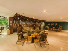 V Grand Hotel, a member of Radisson Individuals، فندق في ميديلين