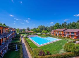 Lenni Apart Swimming Pool and lake - Happy Rentals, hotel v destinácii Leggiuno