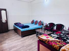 Hotel Kamand Residency, hotel di Chhām