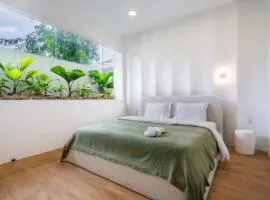 New 1BR Villa with Private Pool Walk to Dreamland Beach