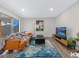 KozyGuru | Austral | 4 Room Comfy House