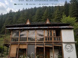 Old Brahma Homestay – hotel w mieście Kalgha