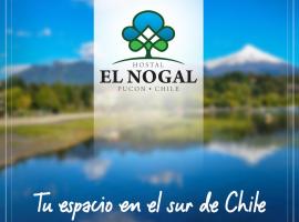 Hostal el Nogal Pucón, casa de hóspedes em Pucón