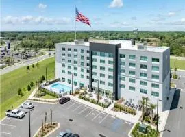 Holiday Inn Express & Suites Fort Walton Beach - Eglin Area by IHG