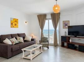 Apartamento con vistas a la Playa con Ascensor y WIFI 9 pax, hotel v mestu Daimuz