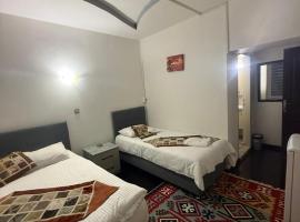 City Hotel, khách sạn ở Ayii Trimithias