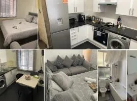 Modern 1 Bed With 90 TV & Bluetooth Bed