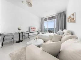 Free housekeeping visits during your stay - StayShort - Serene Studio in DAMAC Hills near Golf Course - Sleeps 2
