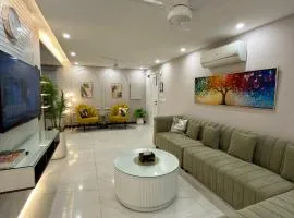Tropical Suite - 2 Bedroom Apt by Lux Haven Stays