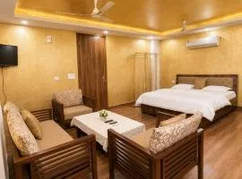 Shiv - The Luxurious Gold Studio in Jaipur