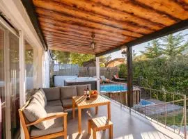 Villa Špadići 80m from the beach