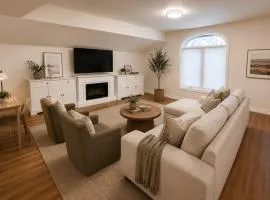 Luxury Furnished Private 2nd Floor Apartment