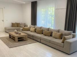 Vila Moderna 3-dormitoare Aproape de Mall Moldova, hotel din Miroslava