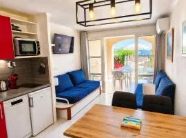 Cap Esterel, quartier Belvédère 2p meublé tourisme 3 étoiles climatisé Rez-de-Jardin, Vue Mer, WIFI, Piscine et Parking inclus