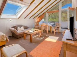 Waldblick Dachwohnung mit Balkon