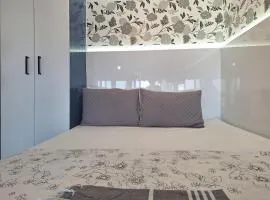White studio kalathos
