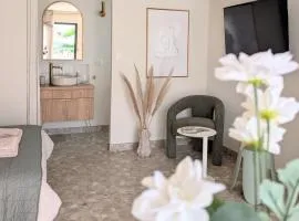 La Parenthèse Provençale, Cozy studio avec Jacuzzi