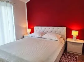 Apartment Große Wohnung in Pješčana Uvala mit Eigenem Balk by Interhome