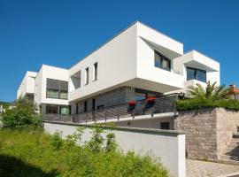 Apartment Oliva 2 by Interhome, Hotel in Kostrena