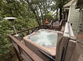 Cozy Beaver Lake Getaway