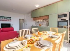 Host Wise - Comfy Minimalist Flat